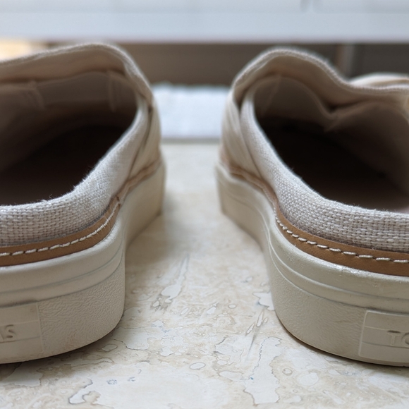 Toms NWOB Sunrise Beige Canvas Slip On Flats Mule Shoes in W7 - Picture 4 of 8